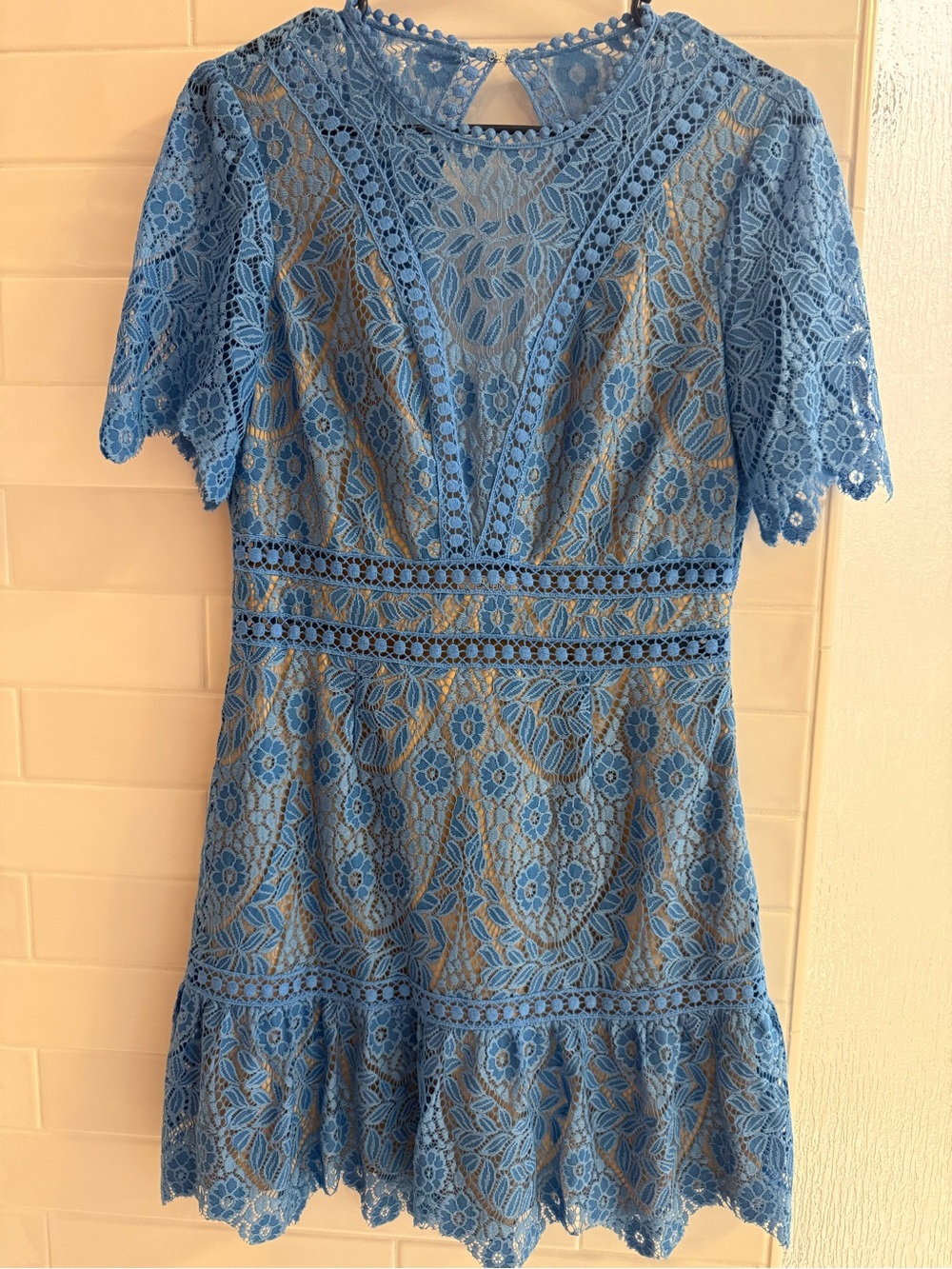 SAYLOR Darian Blue Lace Open Back Mini Dress Size Medium